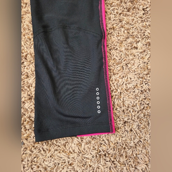Nike Dri-fit High Waisted Black and Pink Leggings - Picture 6 of 11